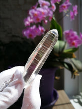 Load image into Gallery viewer, Natural Clear Quartz Crystal/Sichuan Crystal/Dow Crystal/Meditation/Crystal Healing/Calm/Inner Peace - 25g