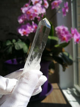 Load image into Gallery viewer, Natural Clear Quartz Crystal/Sichuan Crystal/Dow Crystal/Meditation/Crystal Healing/Soothing Energy/Calm/Inner Peace - 29g