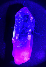 Load image into Gallery viewer, GORGEOUS UV Reactive Skeletal Quartz from Madagascar/Excellent Clarity/Lavender Purple Inclusions/Crystal Healing - 35g