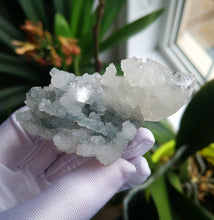 Load image into Gallery viewer, Apophyllite/Calming energy/Healing trauma from childhood/Relieve stress and anxiety/Inner balance/Meditation
