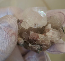 Load image into Gallery viewer, Apophyllite/Calming energy/Healing trauma from childhood/Relieve stress and anxiety/Inner balance/Meditation
