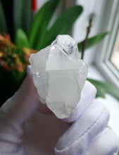 Load image into Gallery viewer, Apophyllite/Calming energy/Healing trauma from childhood/Relieve stress and anxiety/Inner balance/Meditation

