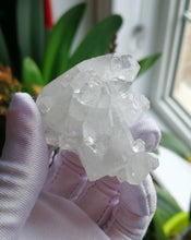 Load image into Gallery viewer, Apophyllite/Calming energy/Healing trauma from childhood/Relieve stress and anxiety/Inner balance/Meditation
