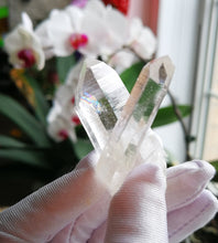 Load image into Gallery viewer, Stunning Colombian Lemurian Seed Quartz/Bridge Quartz Crystal/Rainbows/Crystal Healing/Inner Child/Connection-38.1g
