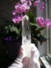 Load image into Gallery viewer, Natural Clear Quartz Crystal/Sichuan Crystal/Dow Crystal/Meditation/Crystal Healing/Soothing Energy/Calm/Inner Peace - 29g
