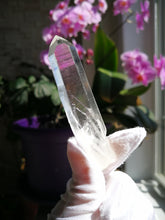 Load image into Gallery viewer, Natural Clear Quartz Crystal/Sichuan Crystal/Dow Crystal/Meditation/Crystal Healing/Soothing Energy/Calm/Inner Peace - 29g
