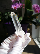 Load image into Gallery viewer, Natural Clear Quartz Crystal/Sichuan Crystal/Dow Crystal/Meditation/Crystal Healing/Soothing Energy/Calm/Inner Peace - 29g
