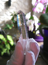 Load image into Gallery viewer, Natural Clear Quartz Crystal/Sichuan Crystal/Dow Crystal/Meditation/Crystal Healing/Calm/Inner Peace - 25g
